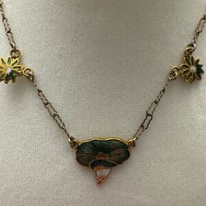 Vintage Green Enamel Floral Necklace - 14 inches long